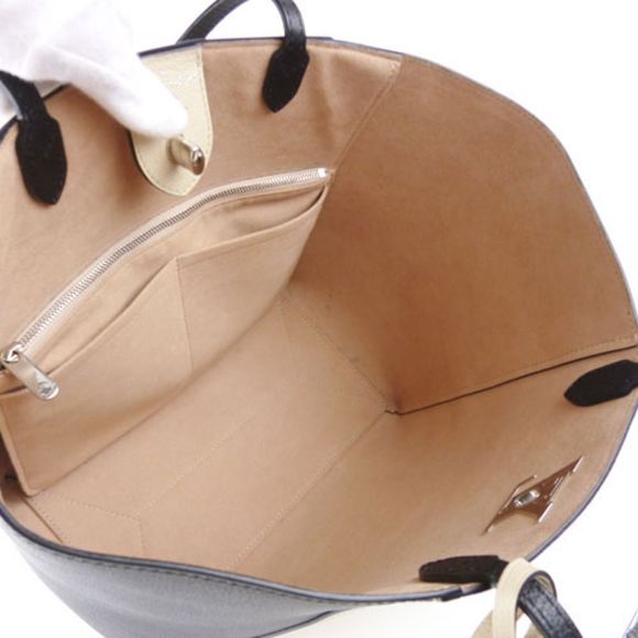 Louis Vuitton LockMe Cover Vannie Unoir Tote Bag - Picture 6 of 6